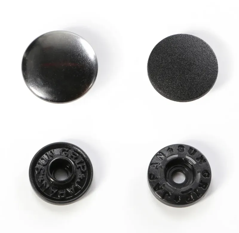 Tool free snaps black